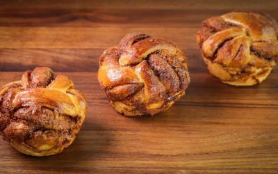 How To Make Cinnamon Knots, Twisted Bun Recipe