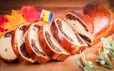 Cozonac cu Nuca, Romanian Christmas Bread Recipe