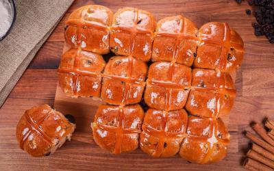 How to Make the Ultimate Hot Cross Buns