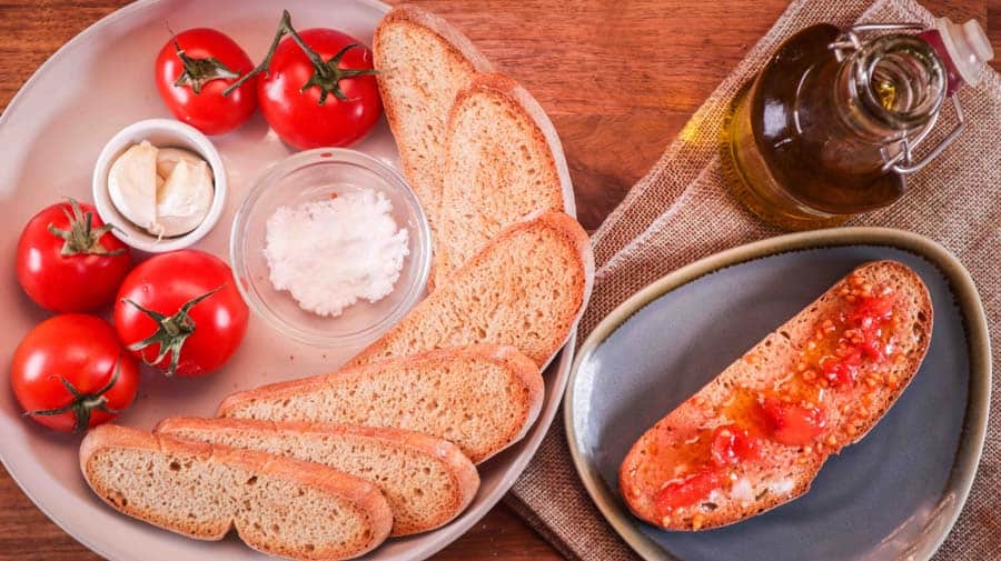 Pa Amb Tomaquet with Homemade Bread