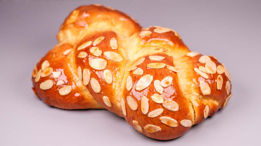 How to Make an Ultra Soft Braided Easter Bread